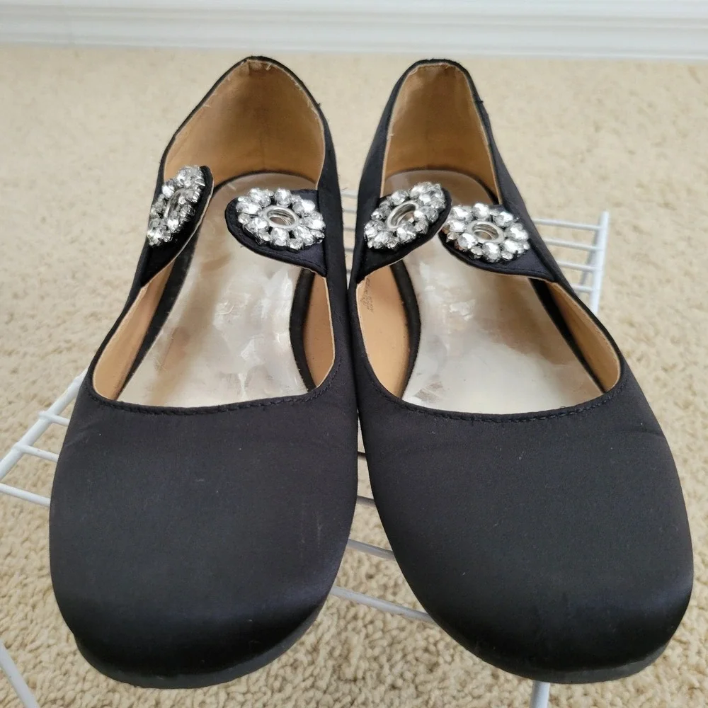Badgley Mischka Marina Grommet Black Satin Mary Jane Flat Rhinestone Size 5 READ